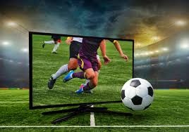 连锁反应！巴萨交易间接阻碍C罗，新月锁定莱万，争冠更难了