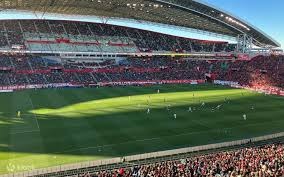 淘汰米兰，费耶诺德在欧冠1／8决赛中将对阵国际米兰或阿森纳